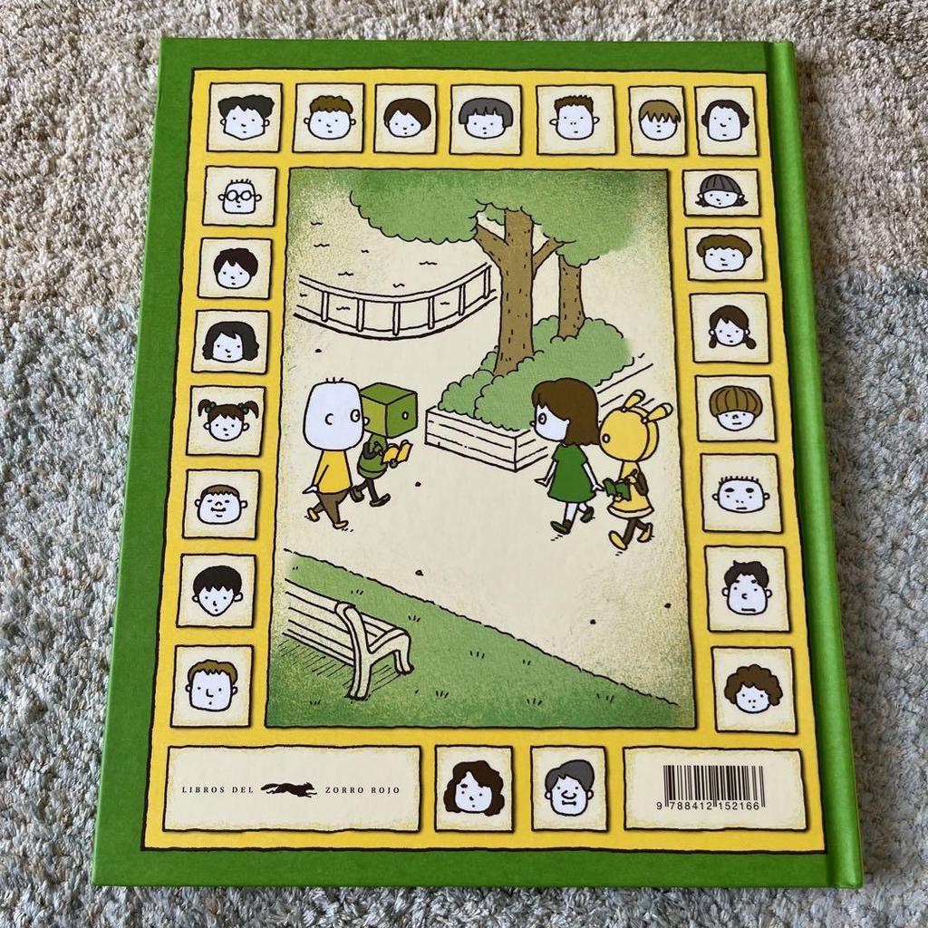 [USED] ESE ROBOT SOY YO How To Make My Fake Book