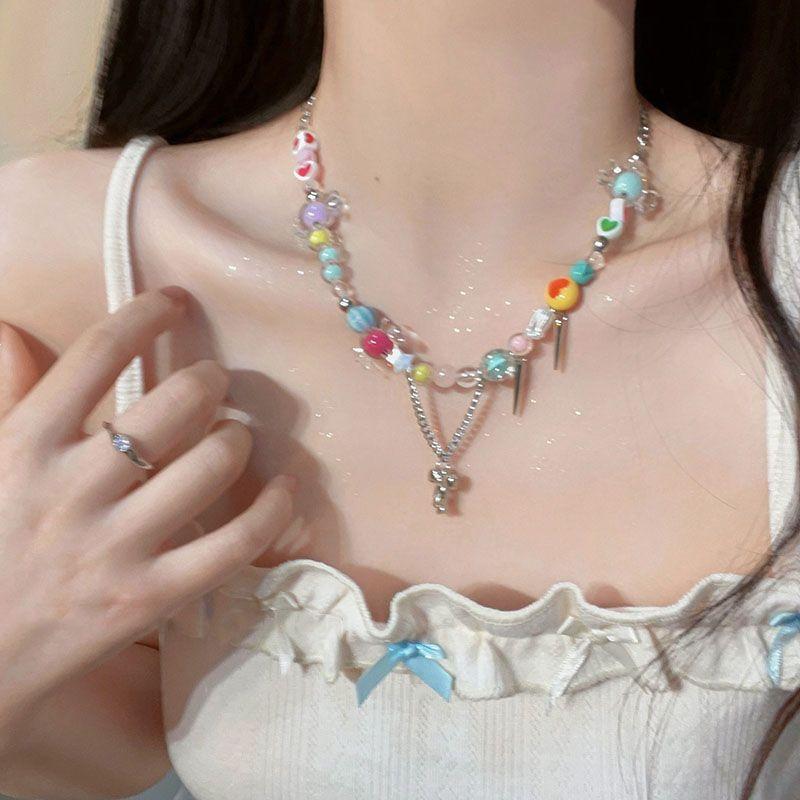 

Sweet Cool Necklace Colored Beaded Flower Splicing Necklace Autumn Design Sense Clavicle Chain Accessories Spice Girls Necklace