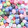 10 Piezas 13mm Cuentas Acrílicas Coloridas Patrón de Tablero de Ajedrez Cuentas Cuadradas con Agujero Grande Para Manualidades Pulseras Fabricación Accesorios de Joyería DIY