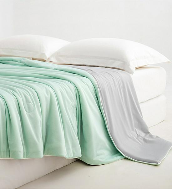 Cool Silk Summer Quilt: Breathable A-Class Thin Quilt for All Ages