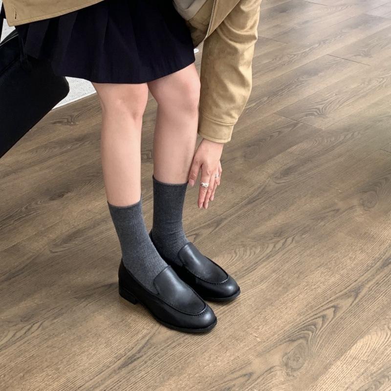 Cloud soft waxy round head versatile loafers women's autumn and winter new flat-bottomed casual lazy one-pedal Doudou shoes single shoes