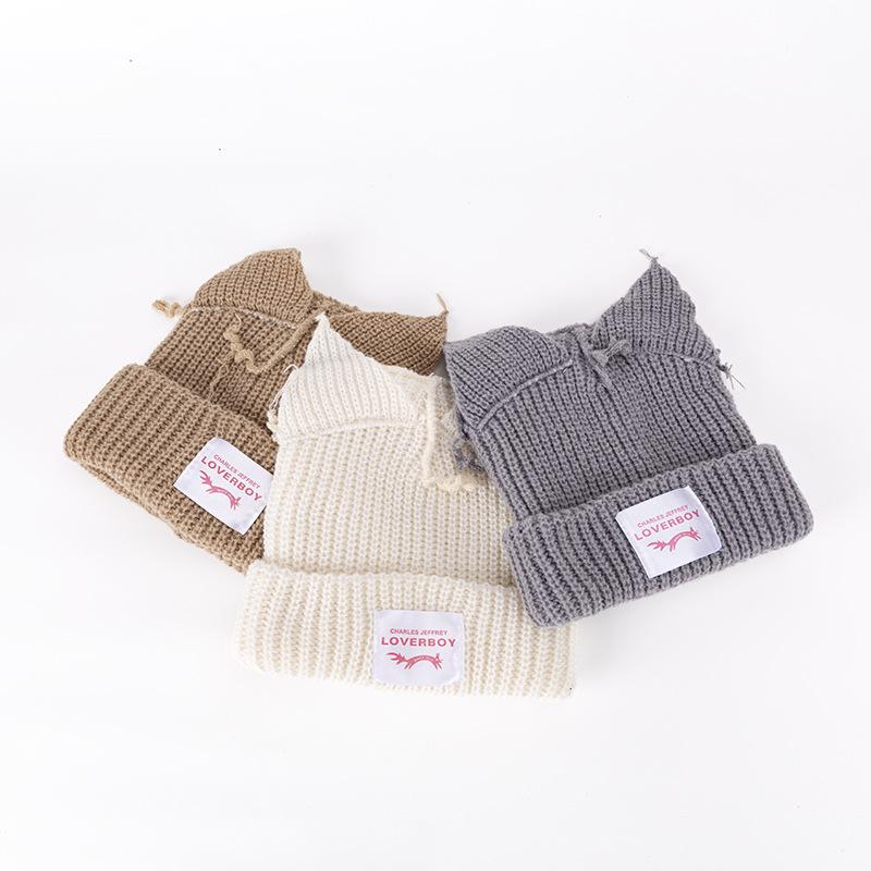 Autumn and winter hats, cat ears knitted hats, men and women of the same style, cute piggy knitted wool hats, warm contrasting colors