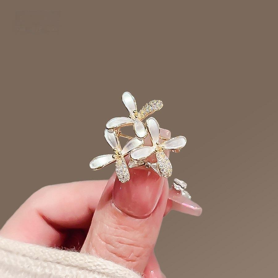 Lily-of-the-valley Brooch, High-end Anti-glare Pin, Fashionable Corsage