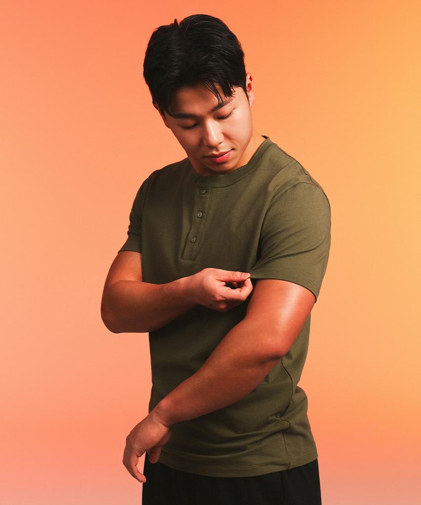 MUSINSA STANDARD SPORTS Cotton Air Muscle Fit Henley Neck Short Sleeve (3 Colors)