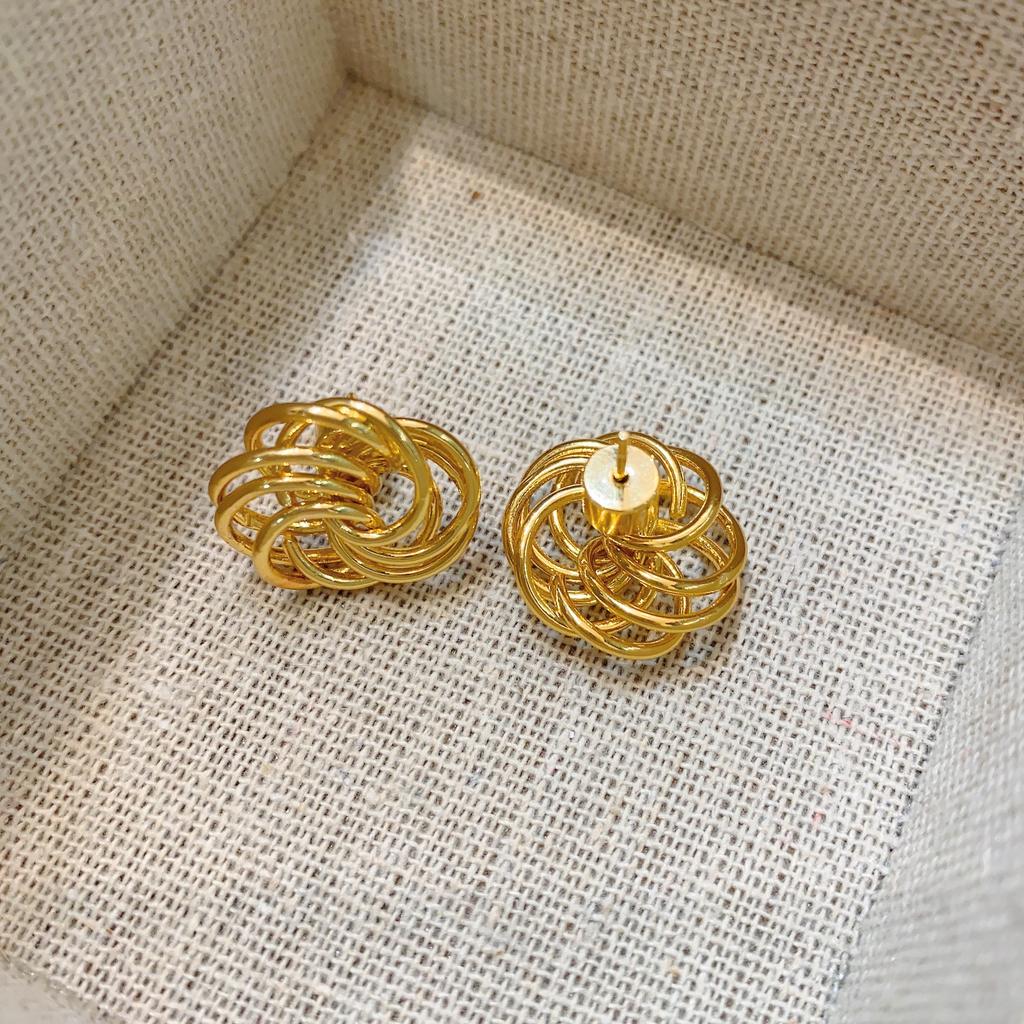 Salt Island Qionghua Serie Einzelblumen Ohrstecker Vielseitig Schlicht Temperament Leichter Luxus Vergoldete Ohrringe