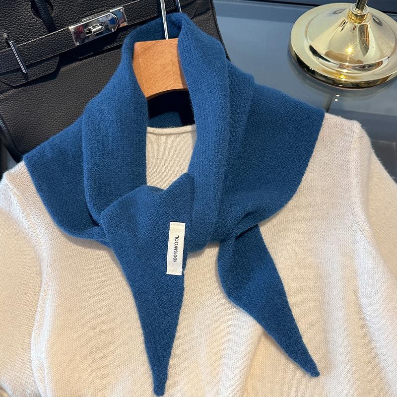 British Korean Triangular Scarf Niche 100% Wool Triangle Scarf Women Head Scarf Knitted Shawl Winter Warm Poncho Echarpe