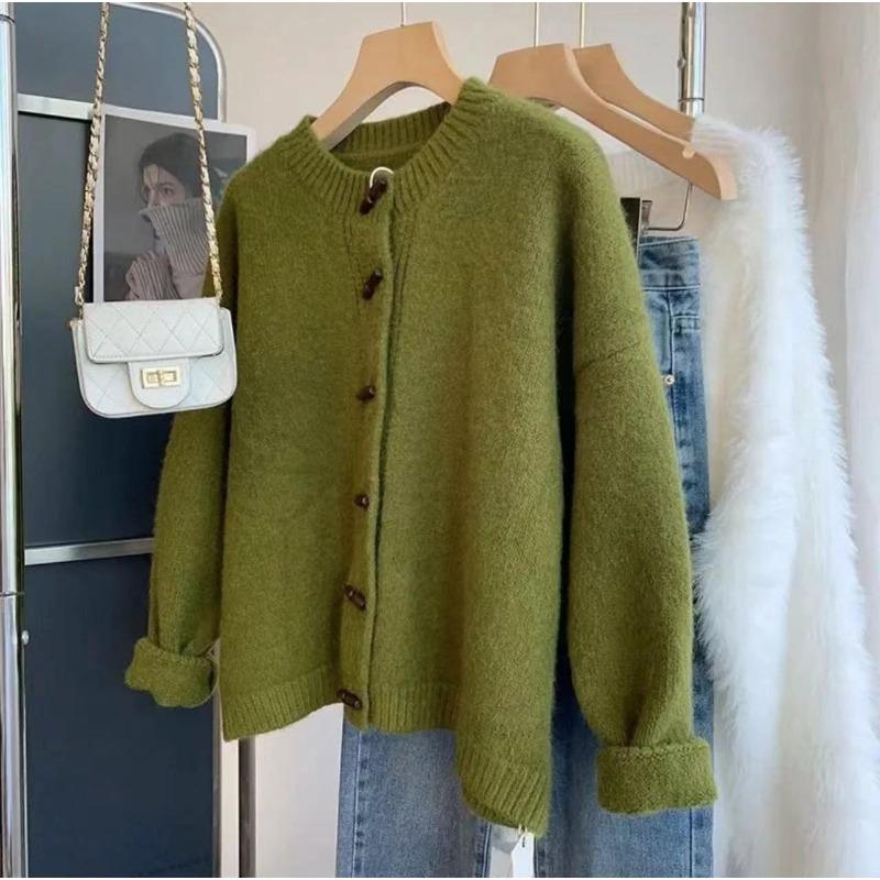 Simple Solid Color Retro Horn Buckle Design Sense Knitted Cardigan Women's Age-reducing Round Neck New Cardigan Jacket Women
