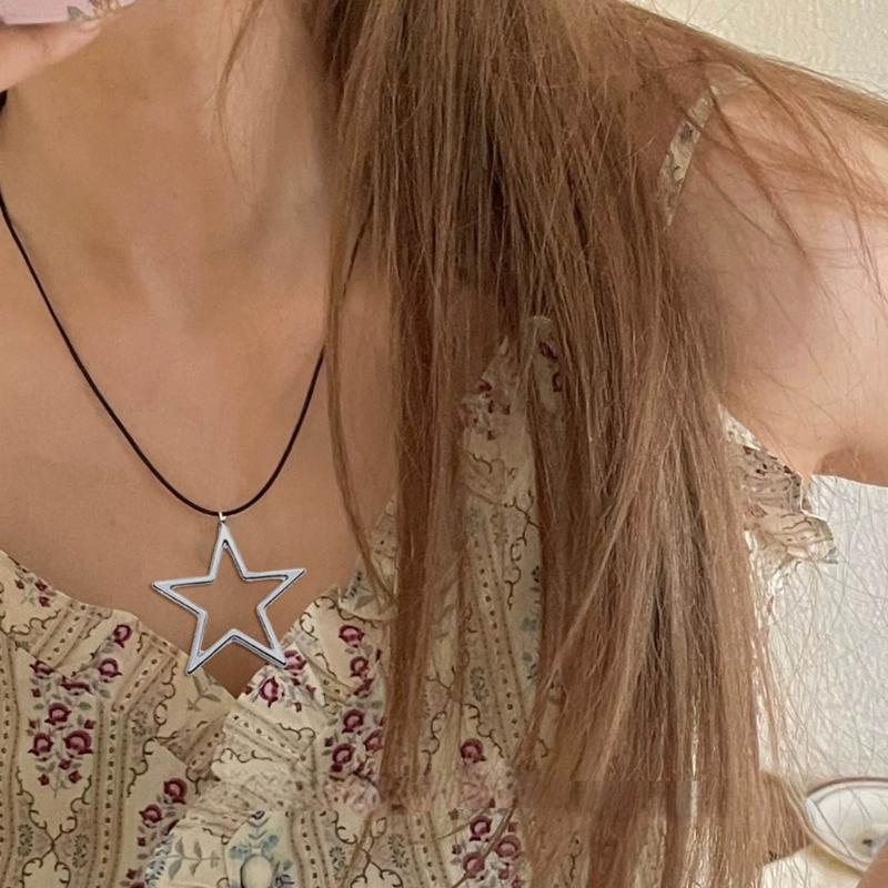 Hollow Star Pendant Necklace Sweet Cool Clavicle Chain Charm Necklace Jewelry