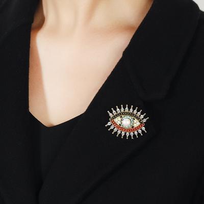 Vintage Fashion Devil's Eye Brooch High-end Delicate Women's Pin Button Brooch Sweater Jacket Men's Accessories