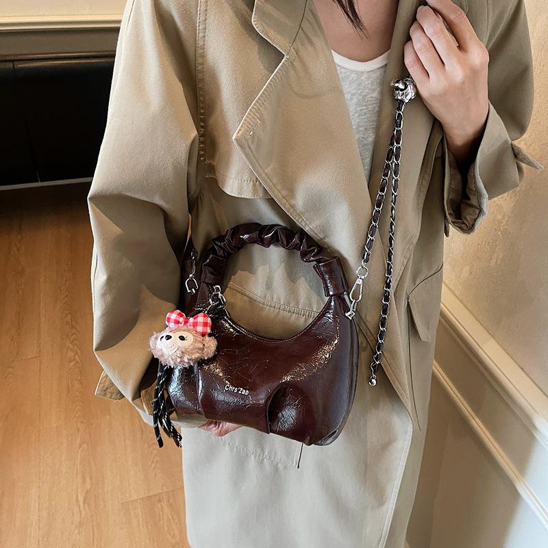 Women's Versatile Pleated Crossbody Handbag - Stylish Chain Shoulder Bag for a Chic Look.