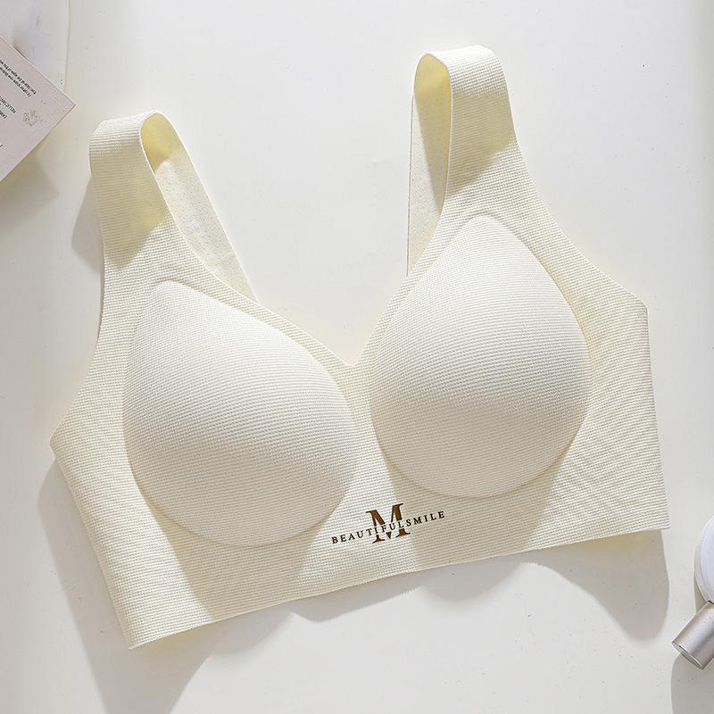 Barely There Comfort: Seamless Wireless Sports Bra with Beautiful Back and Anti-Sagging Support