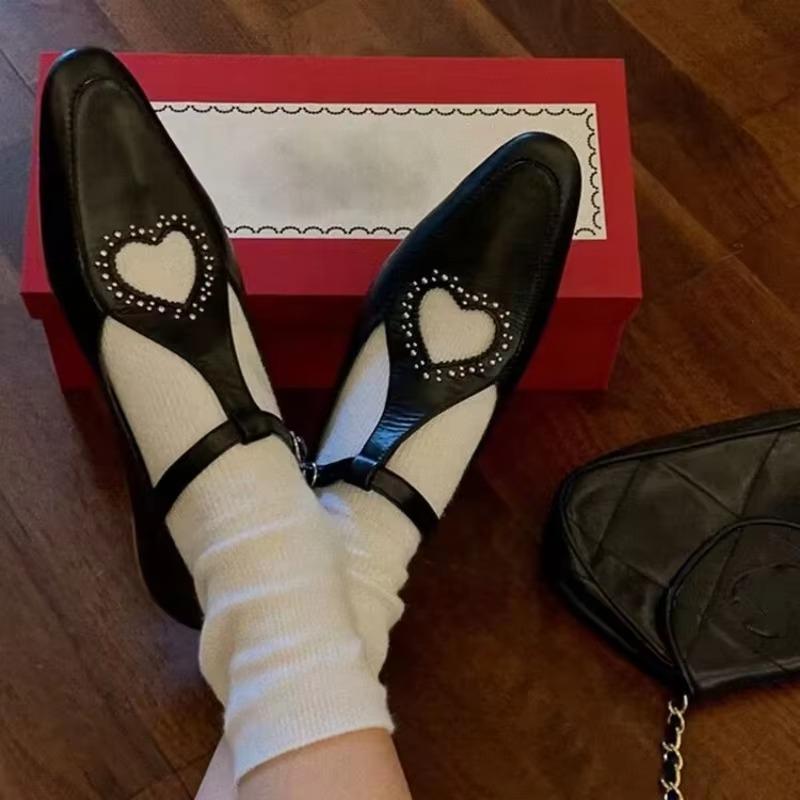 Chaussures Plates pour Femmes 2024 Mode Nouveau Style Design Creux en Forme de Cœur Talons Bas Élégantes Couleur Unie Robe Fête Mujer Zapatos