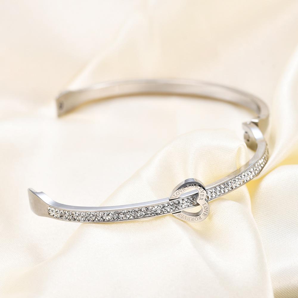 Zwei Reihen eingelegter Zirkonium-Liebes- und Valentinstagsgeschenke können als Armband mit offenem Ende gestaltet werden