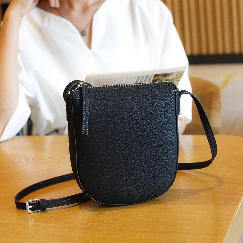 

Retro small bag women s new leather women s bag versatile shoulder bag niche simple messenger bag чёрный