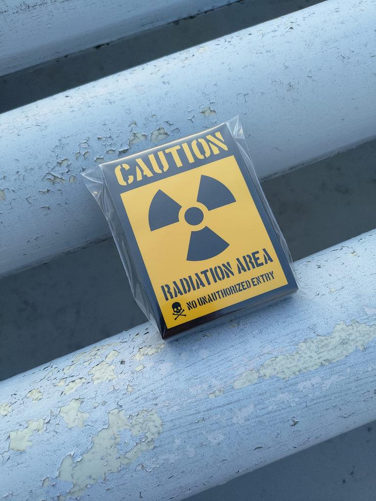 Sawayaka Shokudo Card Sleeves "Radioactivity" (Radioactivity Mark/Hazard Symbol)