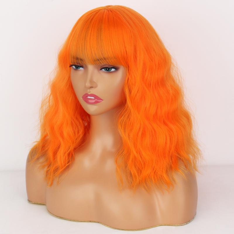 MISSQUEEN Helllila Farbe Kunstfaser schulterlange natürliche gewellte Perücke mit Pony Cosplay Alltagskleidung Mode kurze gewellte Perücke