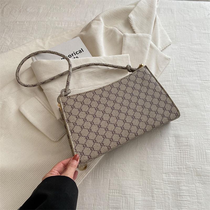 Модная Европейская Стиль 2024 Новая Сумка На Плечо Для Женщин Уличная Мода Средняя Подмышечная Сумка хаки