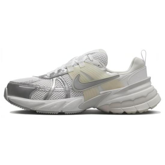 Nike V2K Run Metalická stříbrná W - FD0736-104