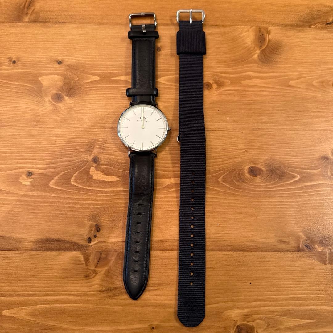 Used Daniel Wellington Classic Sheffield 40mm Watch 2 Straps