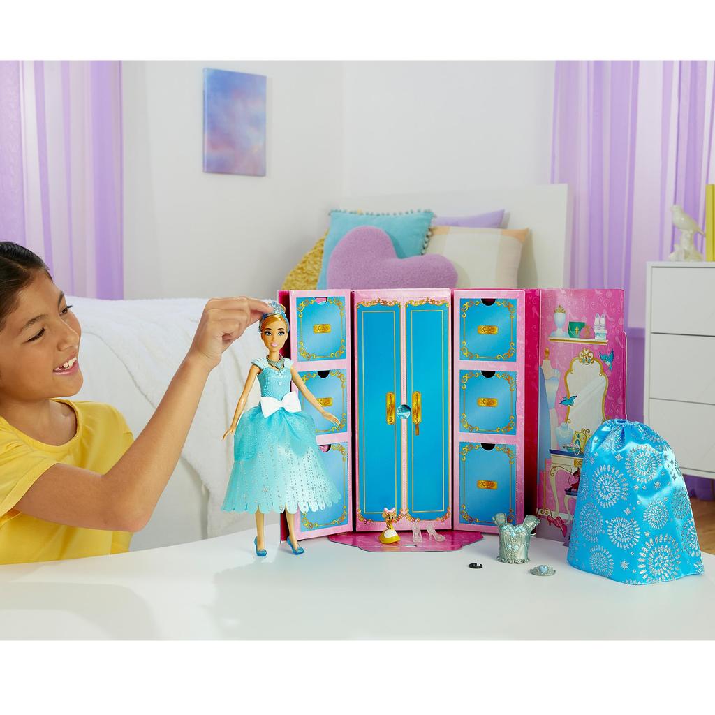 Mattel Disney Princess Secret Dress-Up Cinderella Doll and House with Accessories, Ages 3 and Up, Blue, JCR96