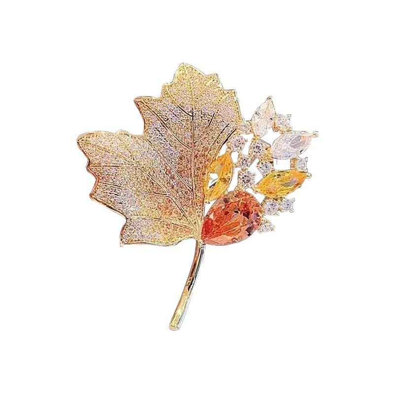 High-end Light Luxury Diamond Maple Leaf Brooch Women's Exquisite Fashion Corsage Niche Pin Luxury Dress Jacket Accessories