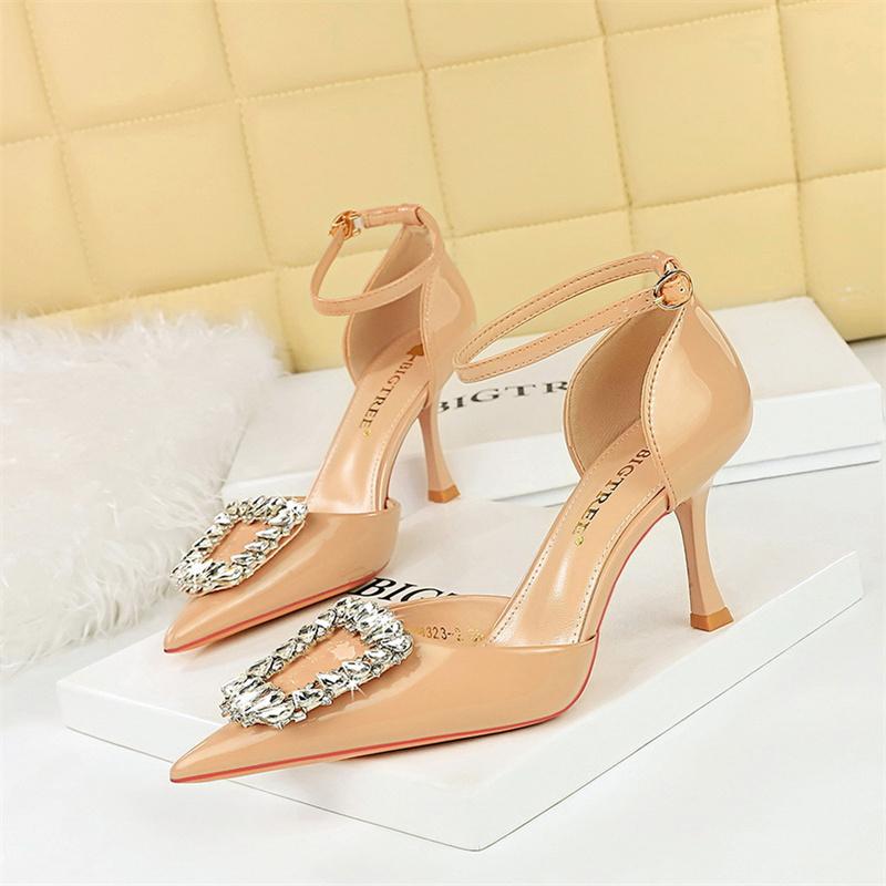 

Fashion Summer Pointed Toe Hollow Sandals Women Party Rhinestone Buckle Strap Patent Leather Thin Heels Retro Party Shoes Black 35(Foot22.5cm)
