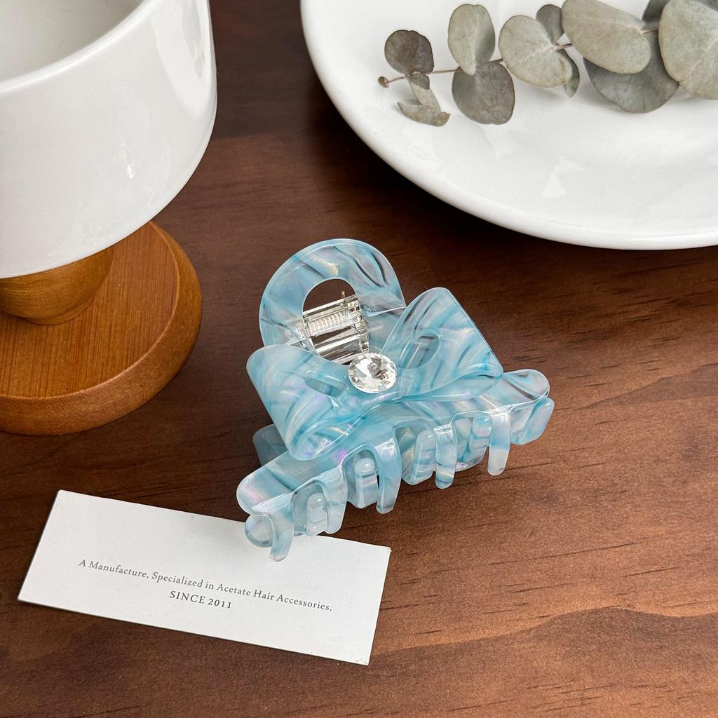 Stylish Floral Patterned Hair Claw Clip In Vibrant Colors For Fashionable Women