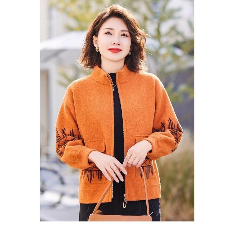Stylish Knit Cardigan for Fashionable Middle-aged Women In Spring and Autumn
