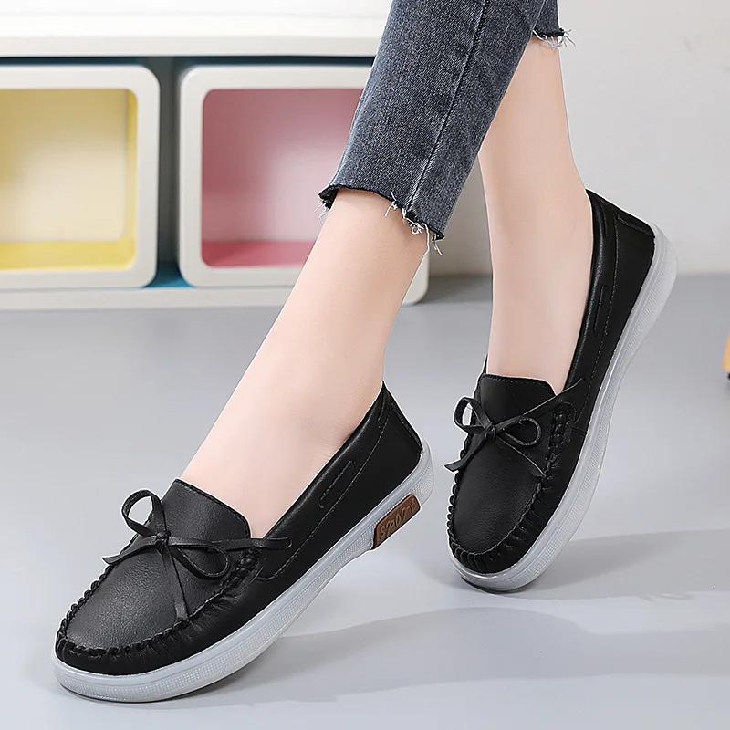New Spring and Summer Hollow Flat Mother Shoes Women Casual Shoes Simple White Wear-resistant Women Sneakers