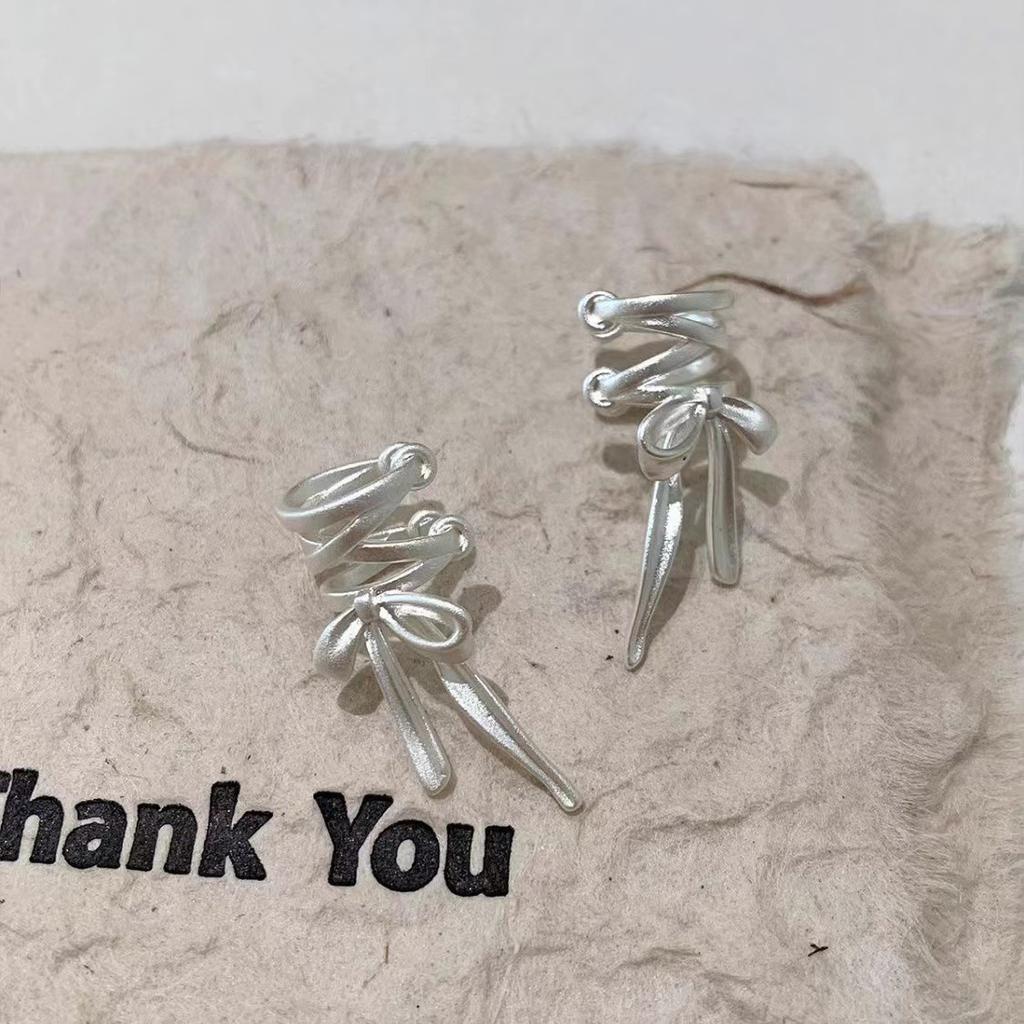 Ear Bone Clips, Ballet Straps, Bows, Niche, High-End Trendy Design, Earrings, Earclips, Earrings.