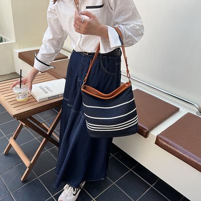 Korean Version of Casual Underarm Bag Women's 2025 New Striped Canvas Bag Large Capacity One-shoulder Crossbody Bucket Bag