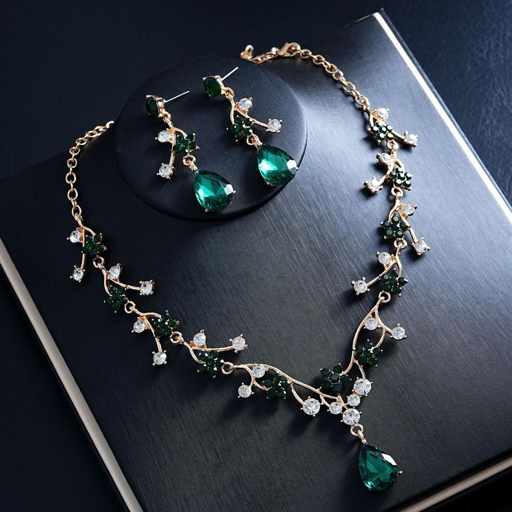 European and American Fashion Light Luxury Necklace Earrings Two-piece Set Bridal Wedding Accessories Dress Set Female 2026