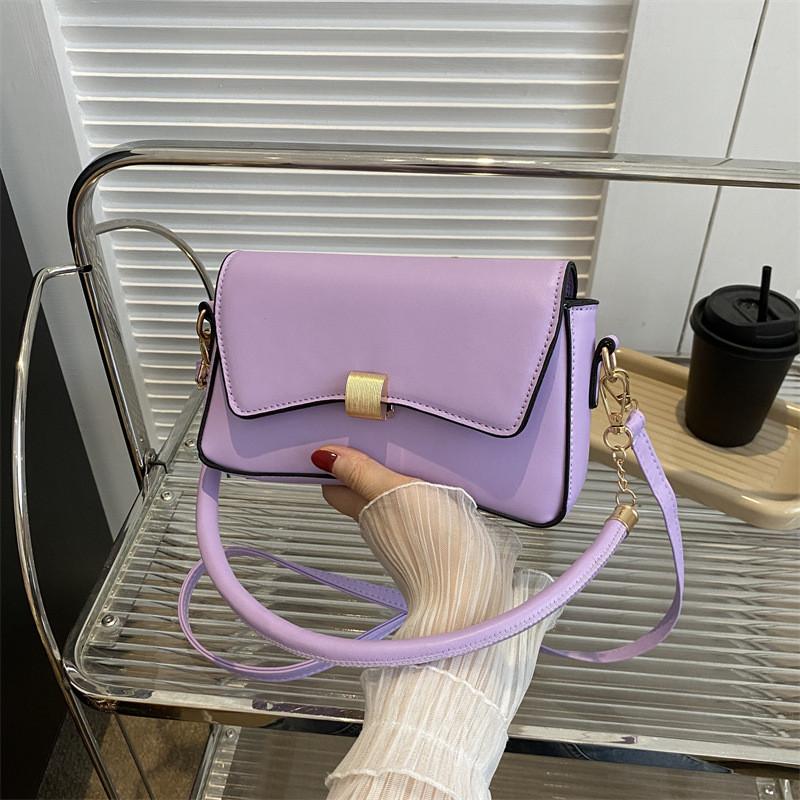 Trendy Street Style Underarm Bag For Women Stylish Medium Sized Crossbody Bag With Magnetic Closure