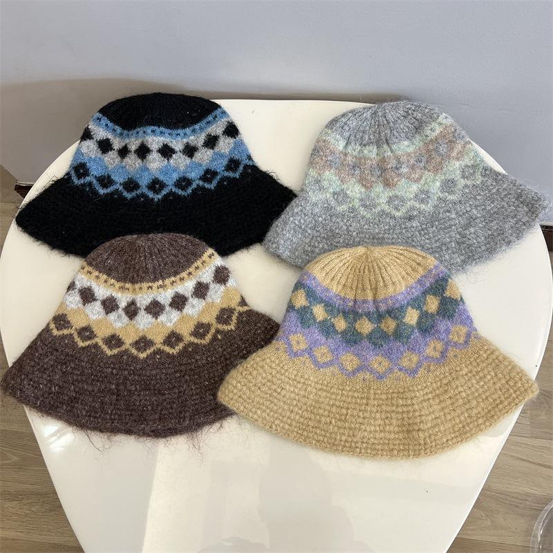 

Autumn and winter new wool blended knitted bucket hat women s fashion rhombus contrasting color jacquard thermos hat M（56-58cm） чорний