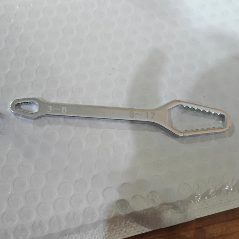 New Multi-Functional Self-Tightening Wrench 8-24mm: Double-Headed Universal Tool