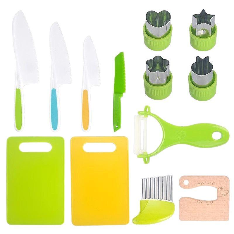 Kindersicheres Plastikbesteck-Set mit Babybrei-Stampfer & Prägeform, Inklusive Kinder-Schneidebrett