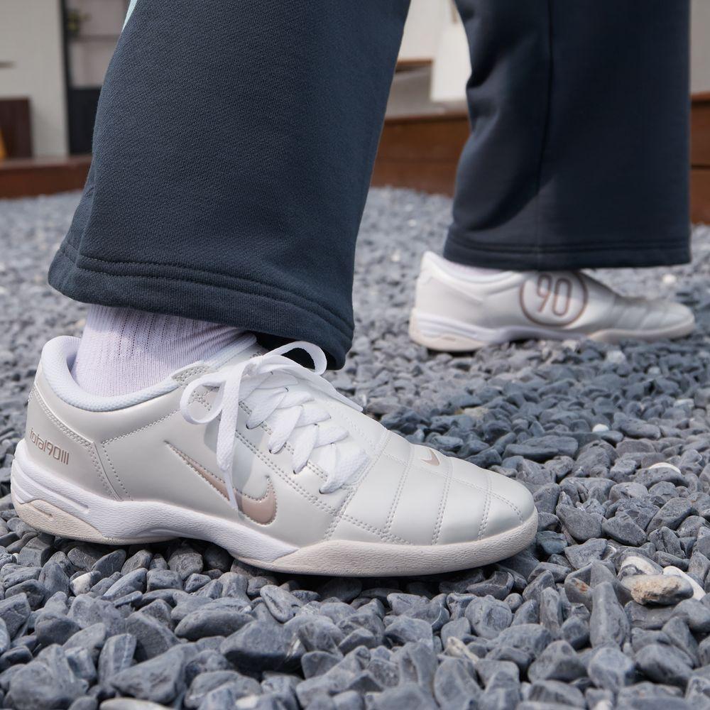 Nike Total 90 3 Photon Dust 40