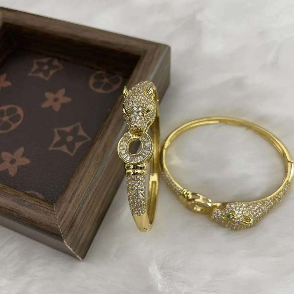 Übertriebene Unregelmäßigkeit Fortgeschrittenes Offenes Armband Mode Zirkon Leopard Kopf Armband