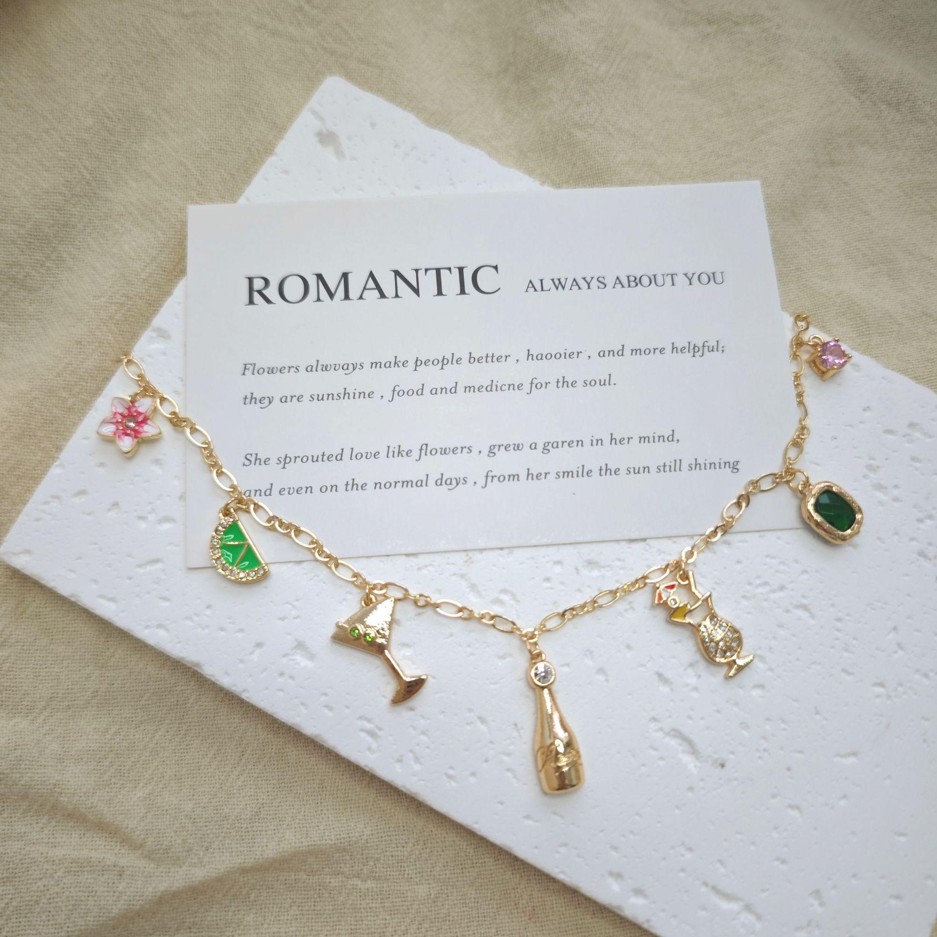 Korean-inspired Gold Cocktail Multi-Pendant Necklace for Women - Elegant Light Luxury Accessory изумрудный
