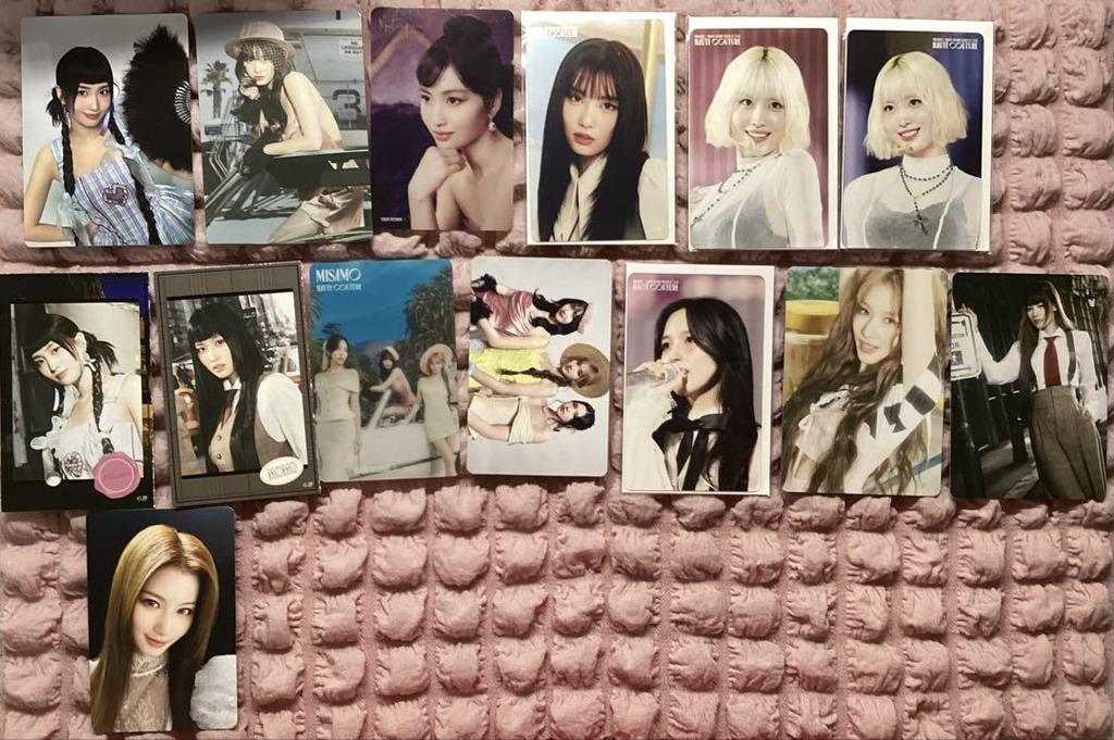[USED] MISAMO First Deluxe Edition haute couture with 12 trading cards