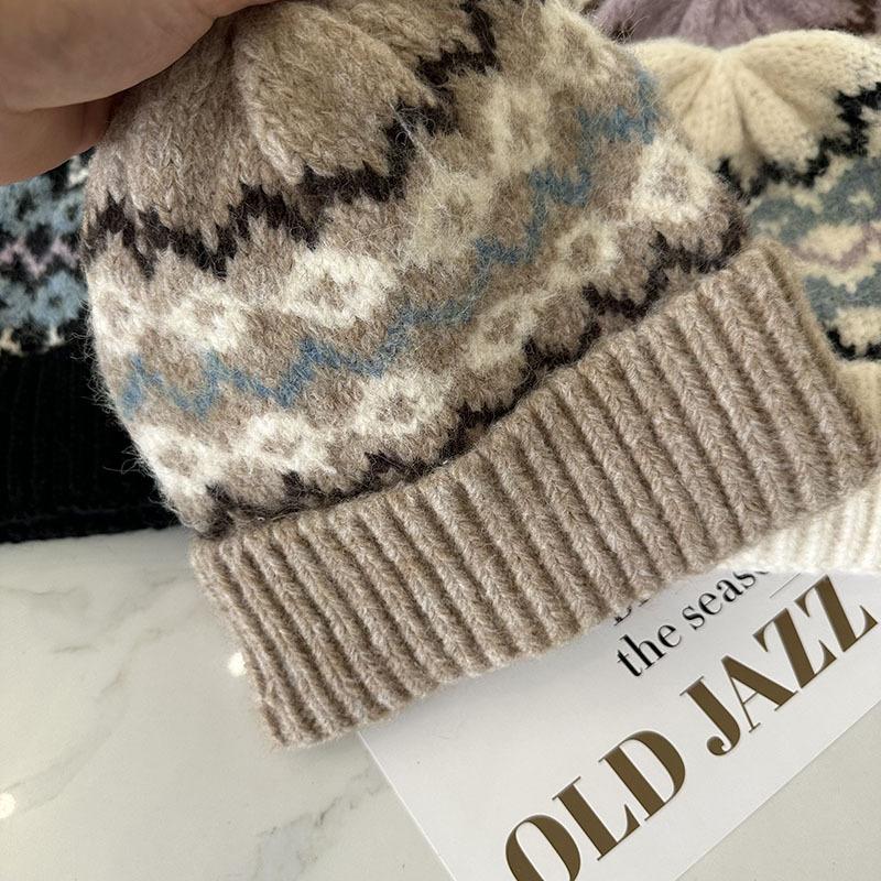 Knitted Wool Hat for Women In Autumn and Winter Versatile Retro Warm Face Showing Small Fashion High End Outdoor Cold Proof Pile Hat
