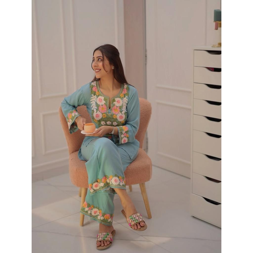Beautiful Floral Embroidery Kurta Set Indian Women Party Wear Top Kurti Pant Set