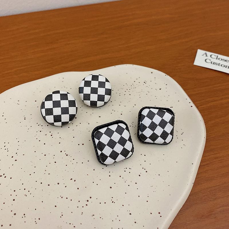 Silver needle black and white checkerboard stud earrings femininity retro niche design earrings new ear jewelry
