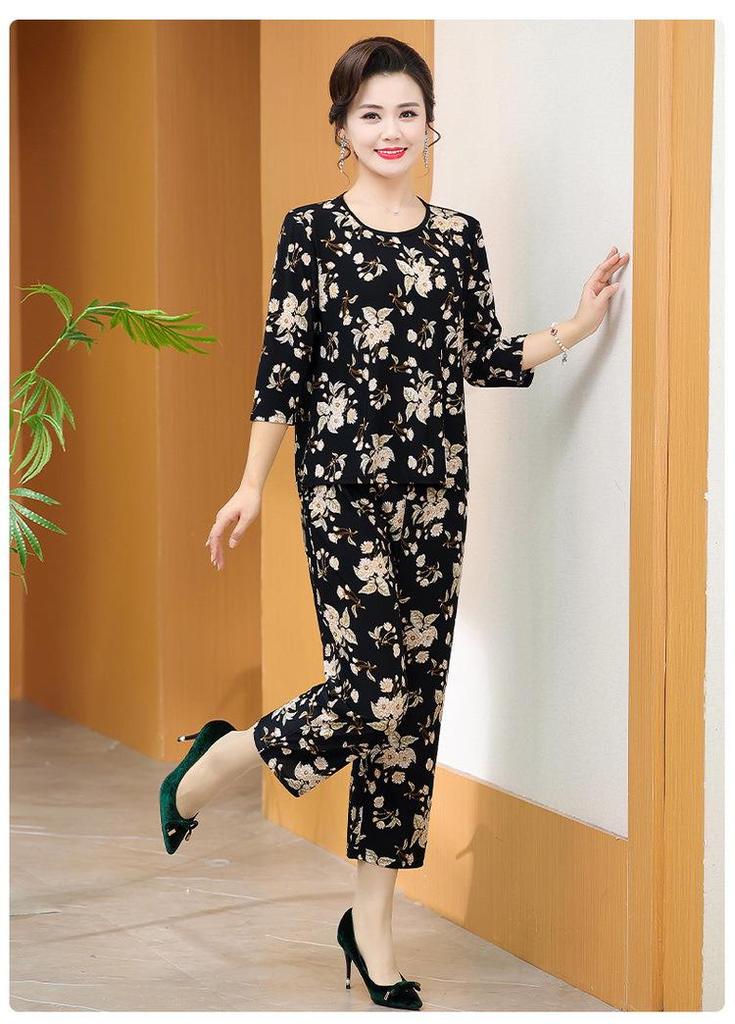 Stylish Summer Two-Piece Set: Loose-Fit Top & High-Waisted Wide-Leg Pants for Middle-Aged & Elderly Women