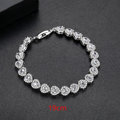 Herzliches 4x4 Valentinstagsgeschenk: modisches Damenarmband mit pavé-gesetztem Kupfer und Zirkonia
