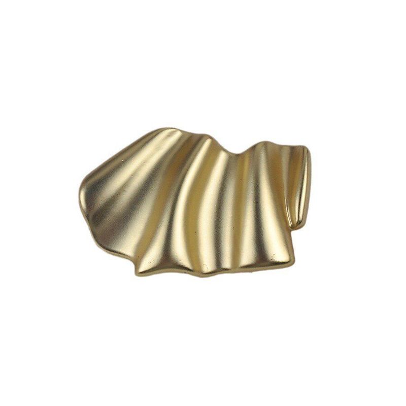 European and American Fashion Wavy Pattern Irregular Brooch High-End Simple Versatile Coat Niche Metal Pin Clothing Accessories