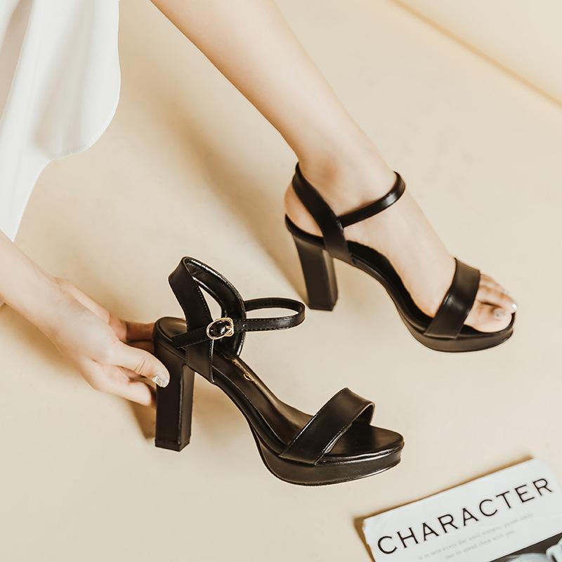 2026 Summer New Coarse Heel Straight Buckle with High Heels Waterproof Platform Women's Sandals