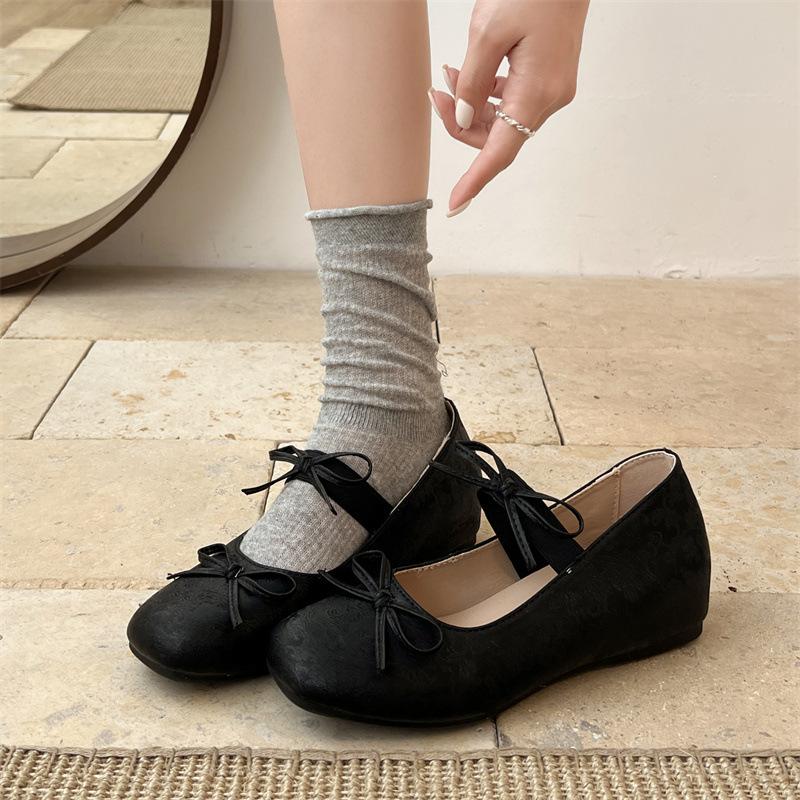 Retro silver French square head light mouth flat sole single shoes women's summer 2025 new high-end inner height increase Mary Jane shoes