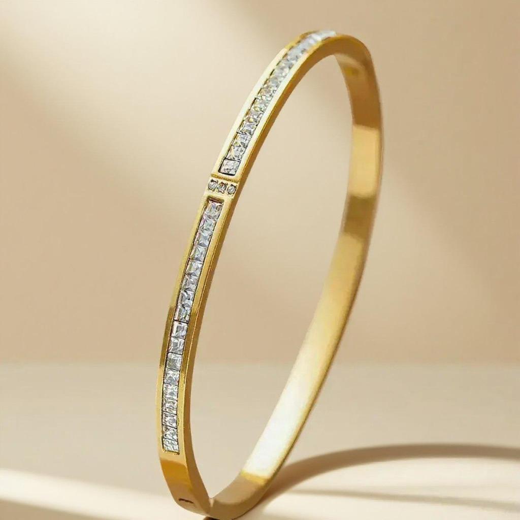 European Style Gold-Plated Rhinestone Titanium Steel Bangle for Women