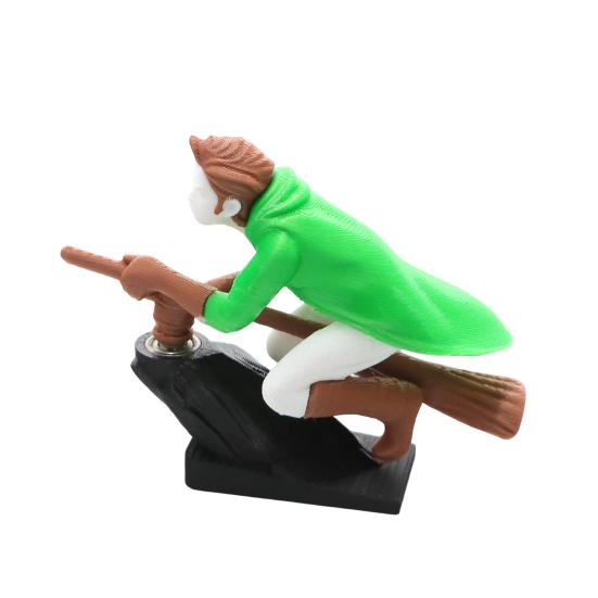 Koště čarodějnice Ozdoba na palubní desku auta Pohybem aktivovaná Driftová dekorace pro fanoušky čarodějnic a kouzelníků Zábavná pohyblivá hračka na čelní sklo